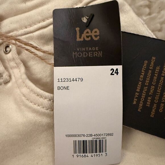 Free People Lee Bone Shorts 24 BNWT Non Smoking Bone Colored - Picture 2 of 9